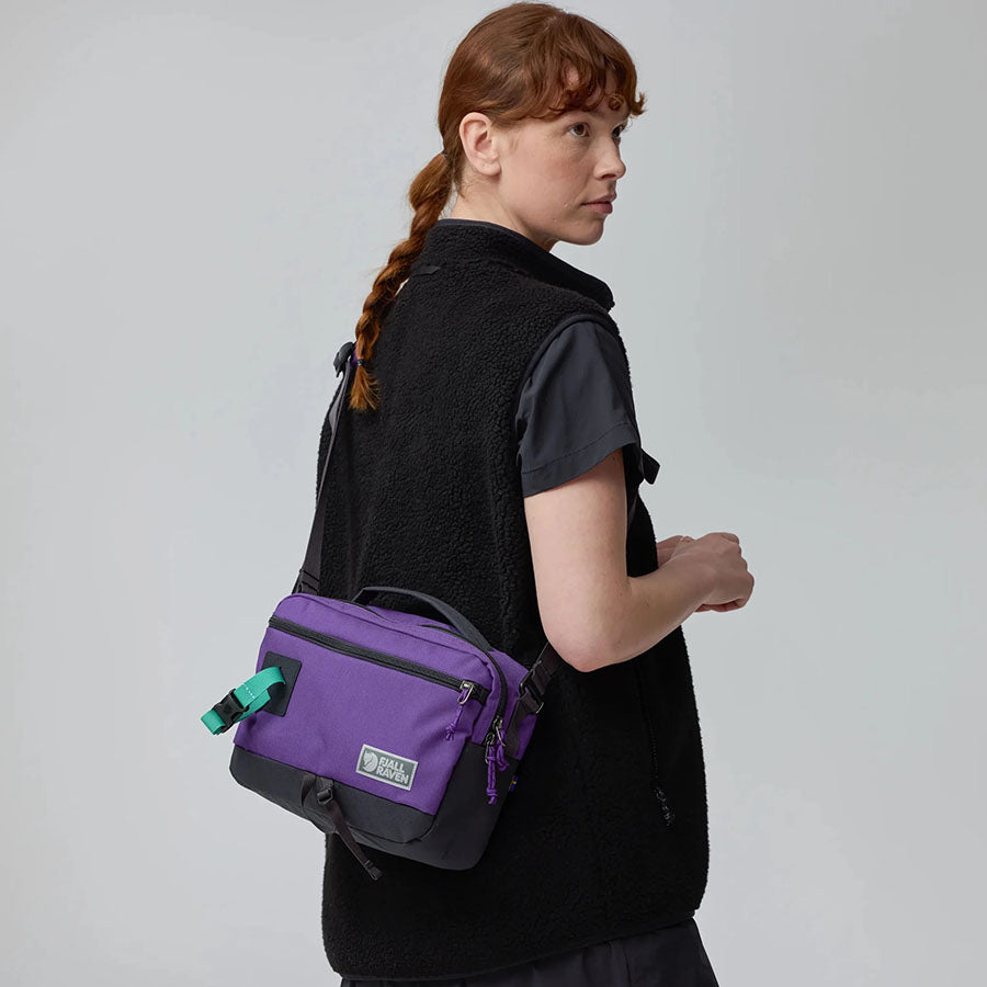 FJALLRAVEN SS25 Vardag Shoulder Bag 6 - Violet Coal Black