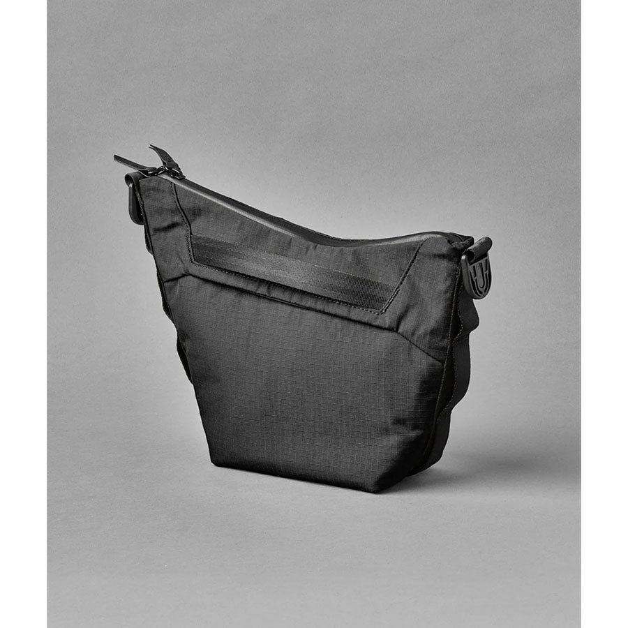 ALPAKA Flow Satchel Sling (2L) - Black